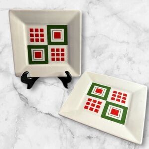 Crate&Barrel white appetizer,dessert plates set of 2 red green design 7.25 in